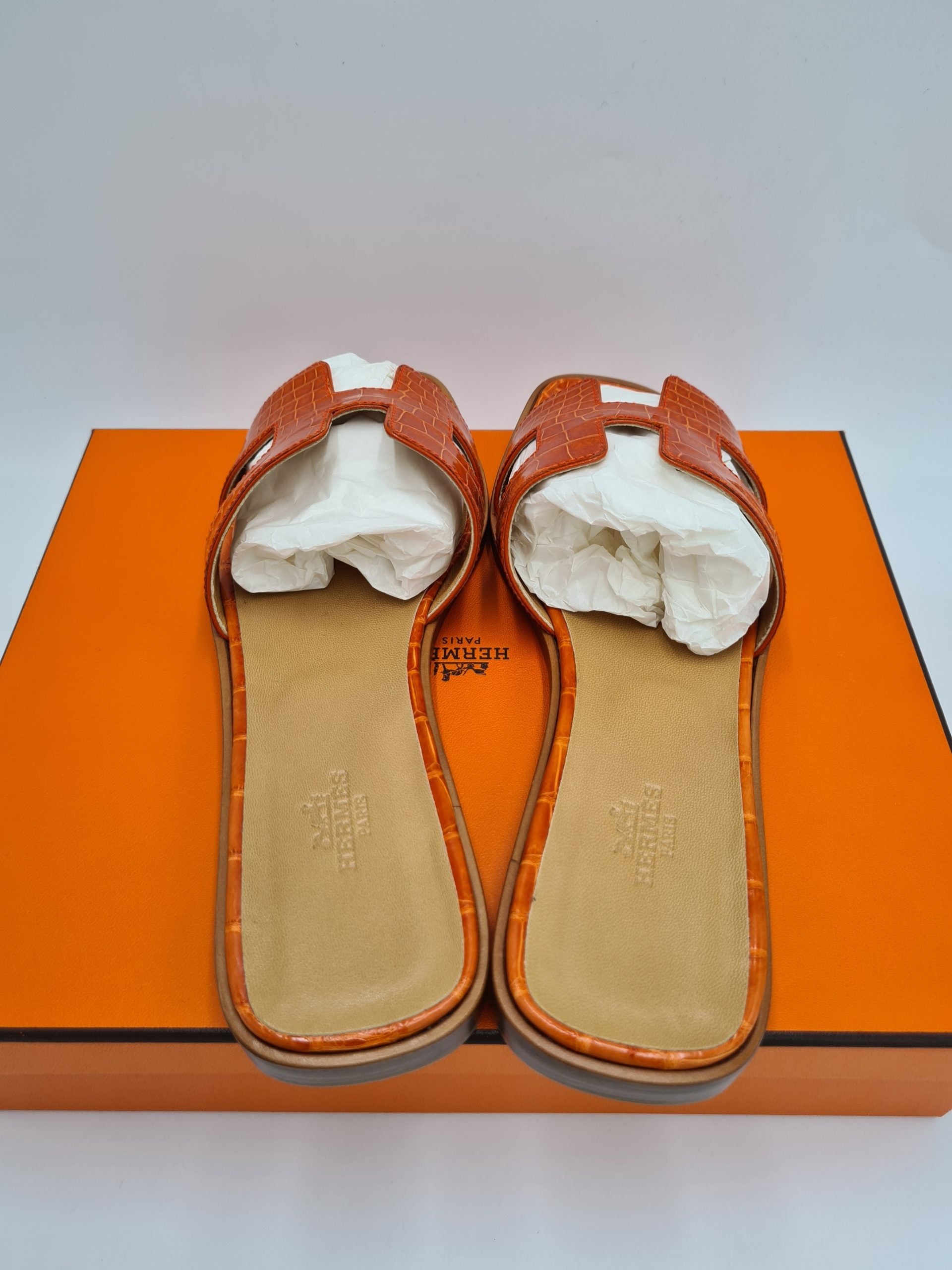 Hermes Oran Etoupe Sandals 39EU RJL1491 – LuxuryPromise
